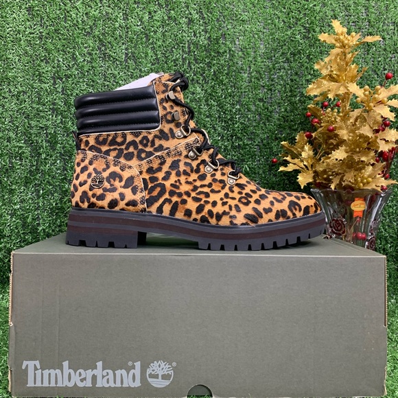 TIMBERLAND WOMEN'S LONDON SQUARE LACE-UP BOOTS - Picture 1 of 9